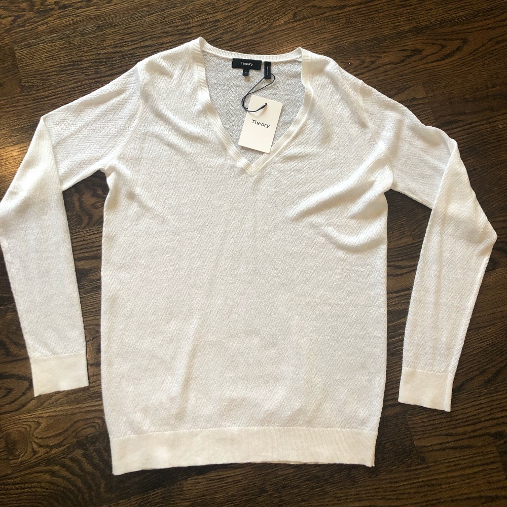 NWT! Theory, long sleeve, V-neck shirt.